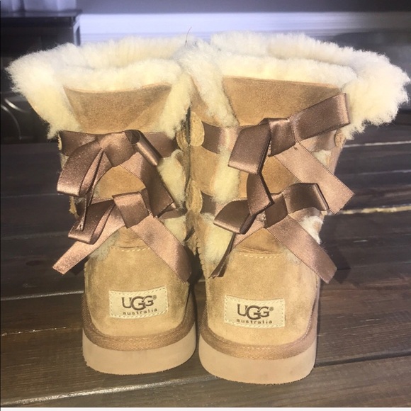 🎀 Bailey Bow Ugg 🛍 Chestnut 🎀 - Picture 1 of 8